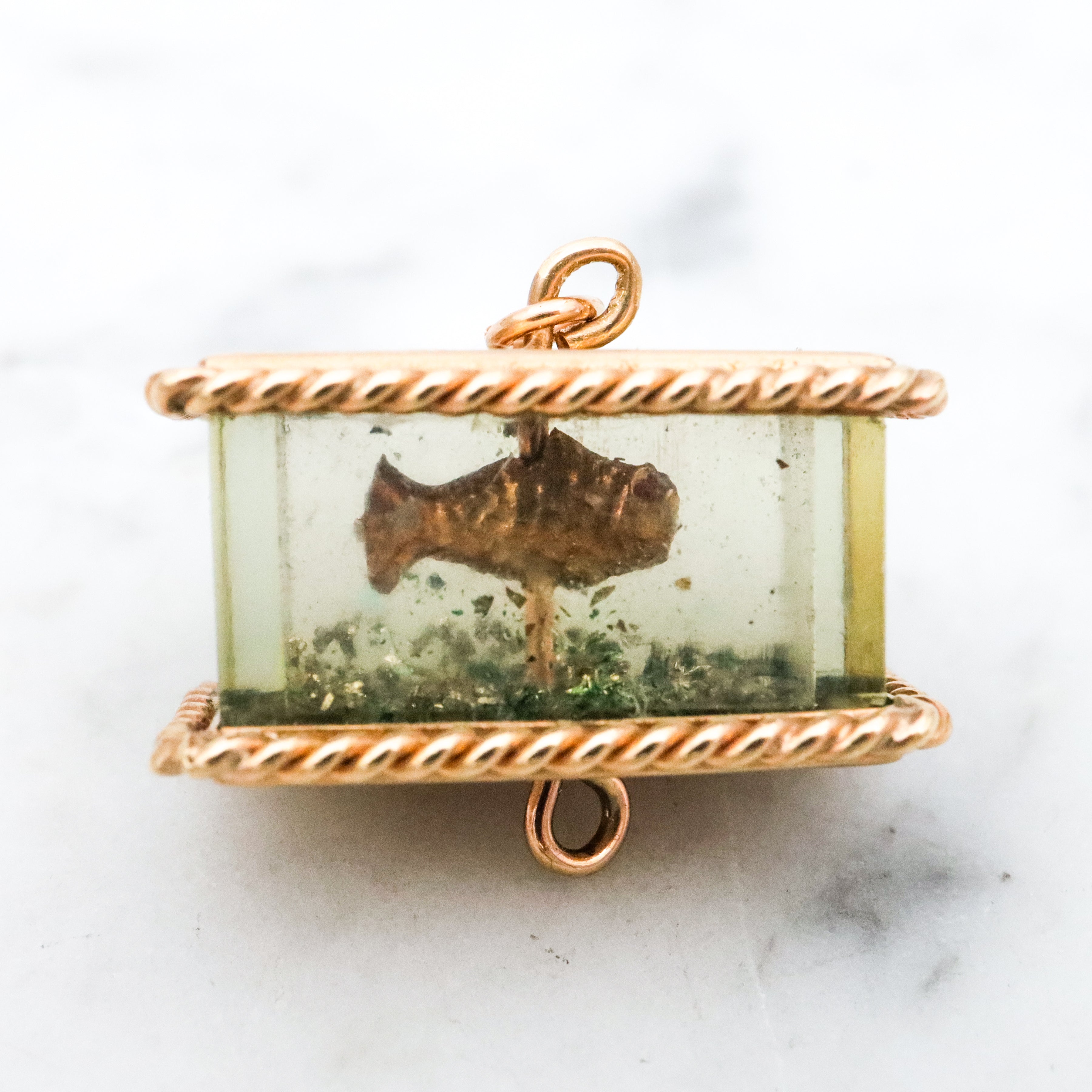 Rare Mid Century 9k gold moving fish tank charm pendant